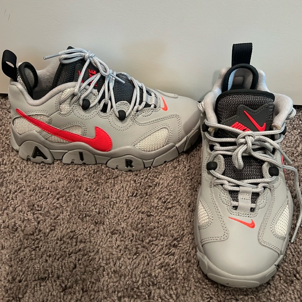 Nike Air Barrage Low
Grey Crimson (GS) and Nike Air Force 1 Low
Worldwide Black